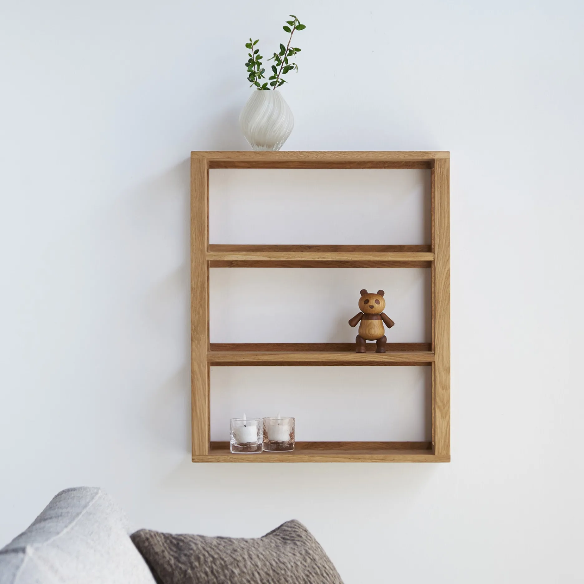 Furniture by Sinnerup Hylder-Akeru II væghylde 3H, FSC-certificeret egetræ
