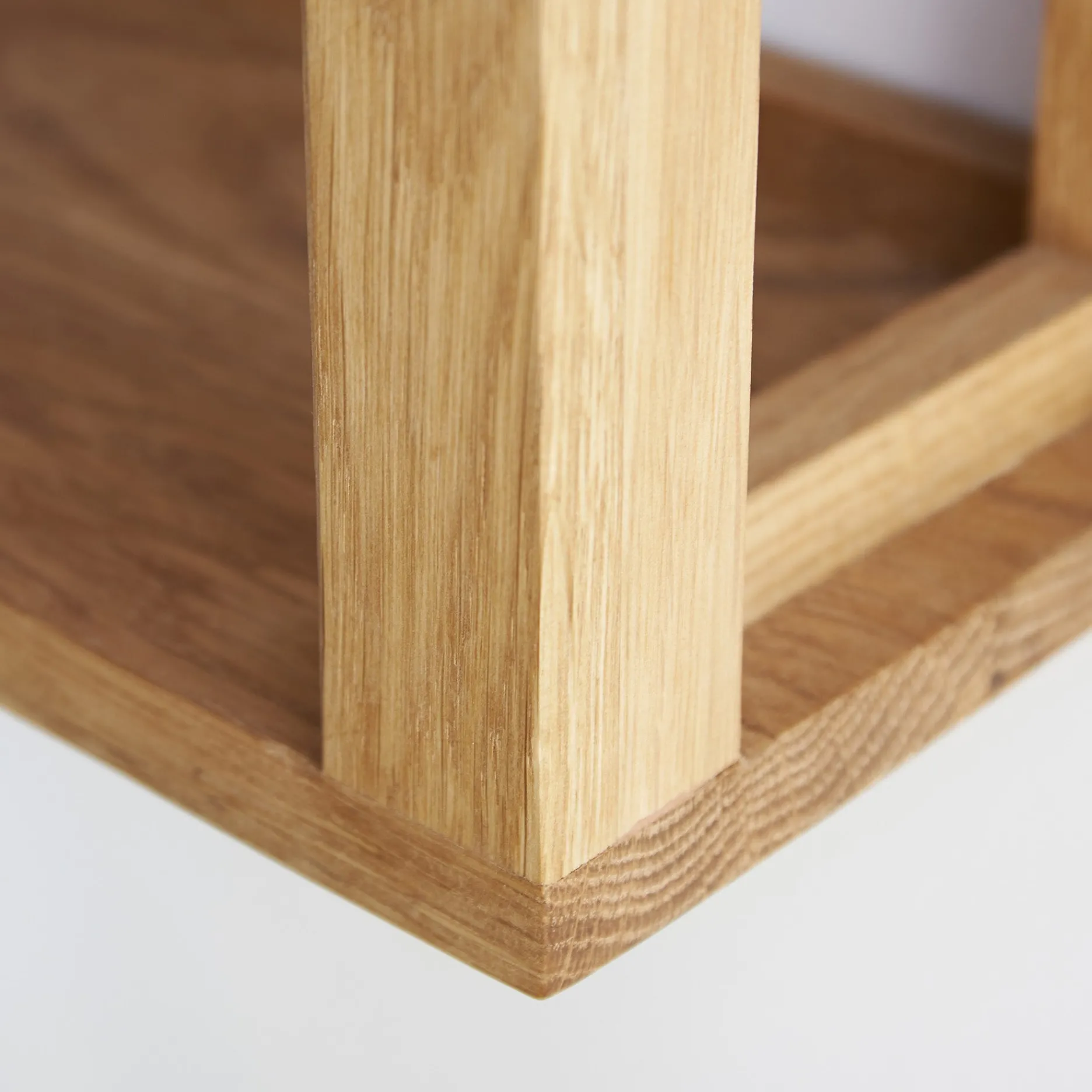 Furniture by Sinnerup Hylder-Akeru II væghylde 3H, FSC-certificeret egetræ