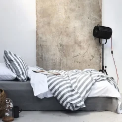 Omhu Sengetøj-Blok strib sengetøj 140x220 cm grå