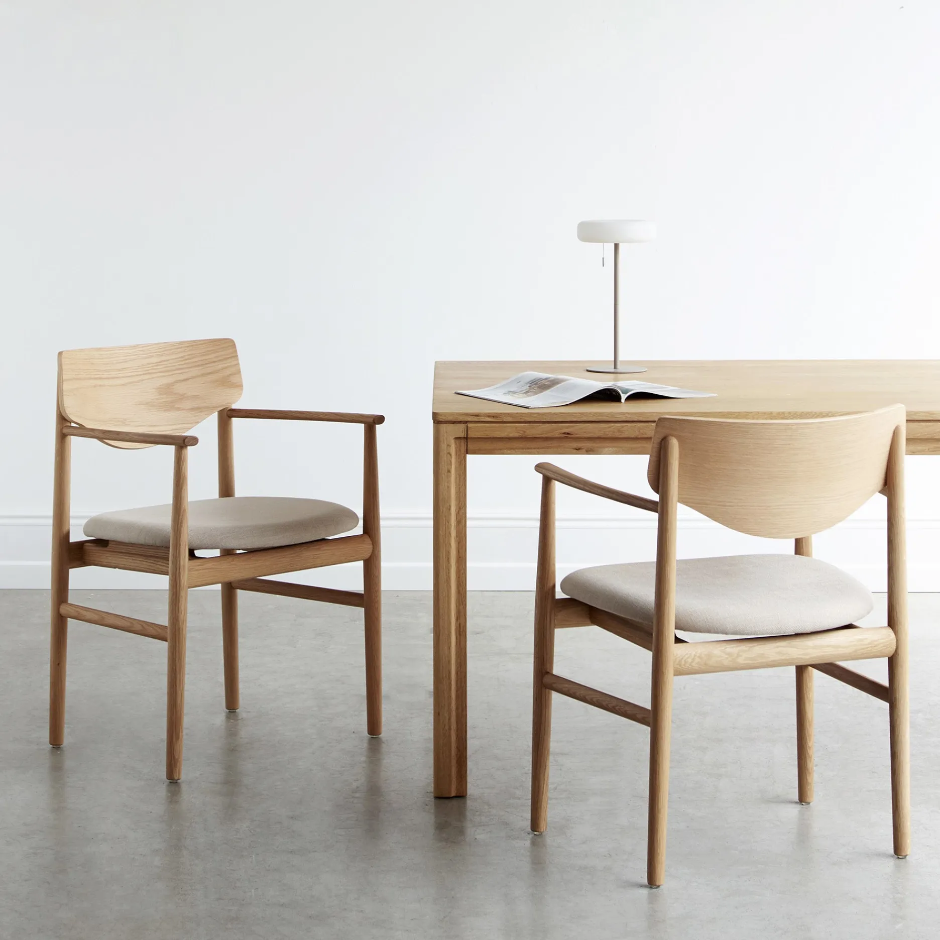 Furniture by Sinnerup Spisebordsstole-Celeste spisebordsstol m. armlæn - Stof