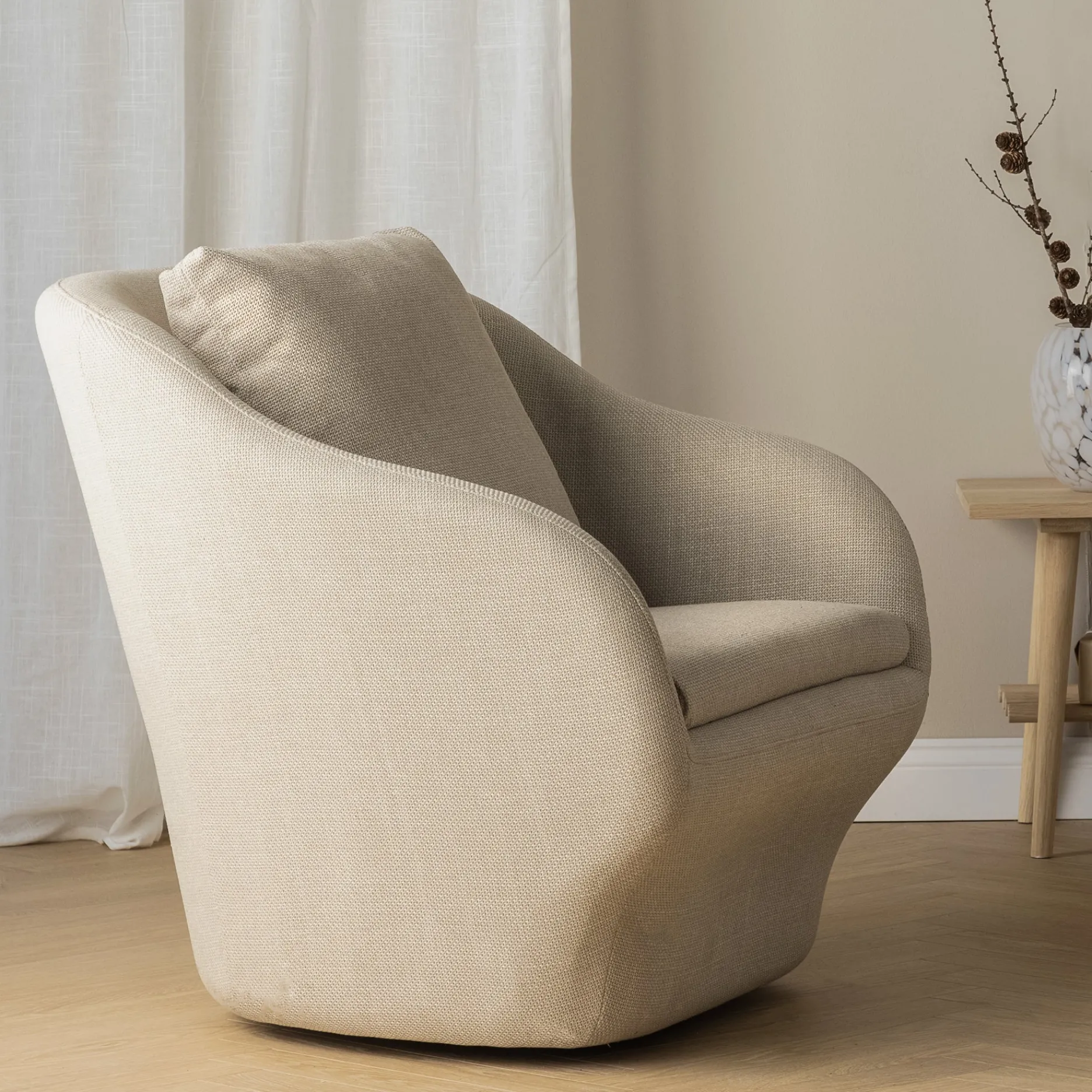 Furniture by Sinnerup Stole Tilbud|Loungestole-Embrace wide loungestol