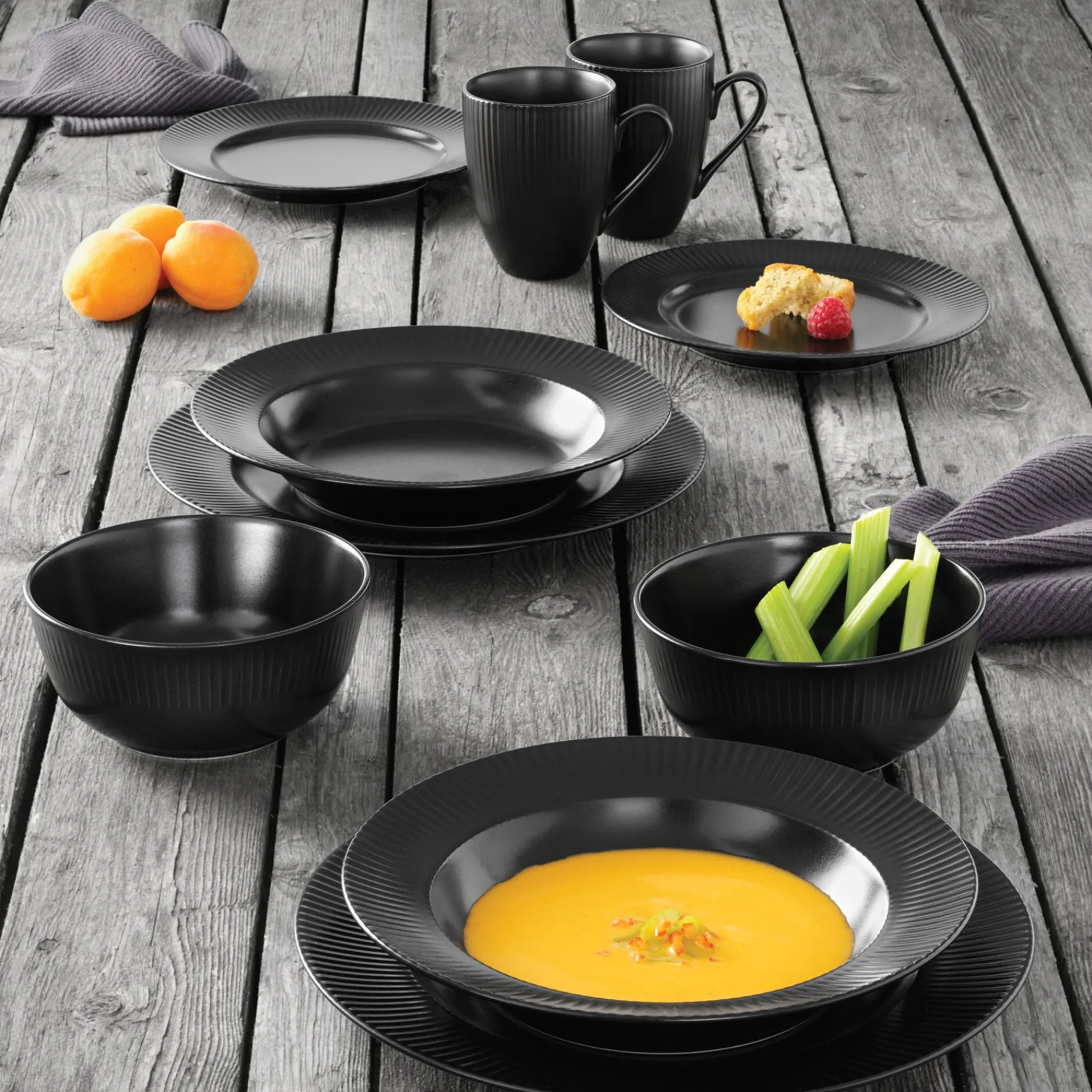 Aida Stel-Groovy skål Ø14,5 cm sort stentøj