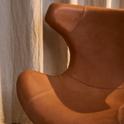 Furniture by Sinnerup Loungestole-Kato loungestol læder m. chrome drejesokkel