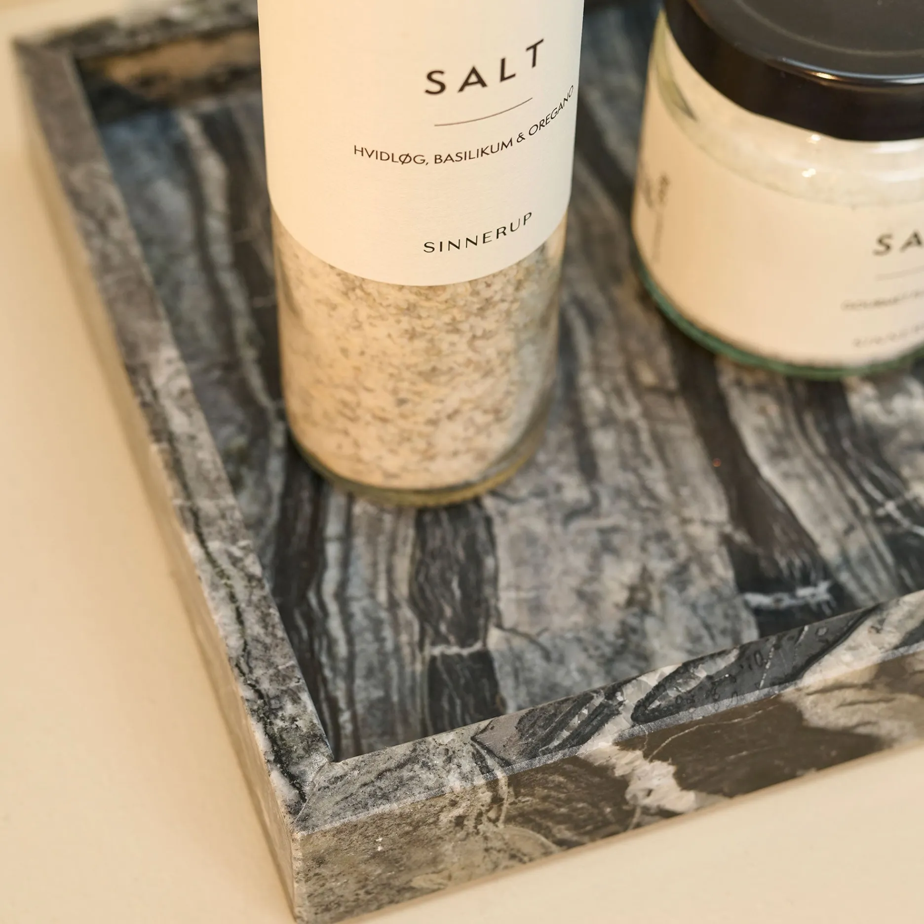 Sinnerup Bakker-Marble II Square Bakke