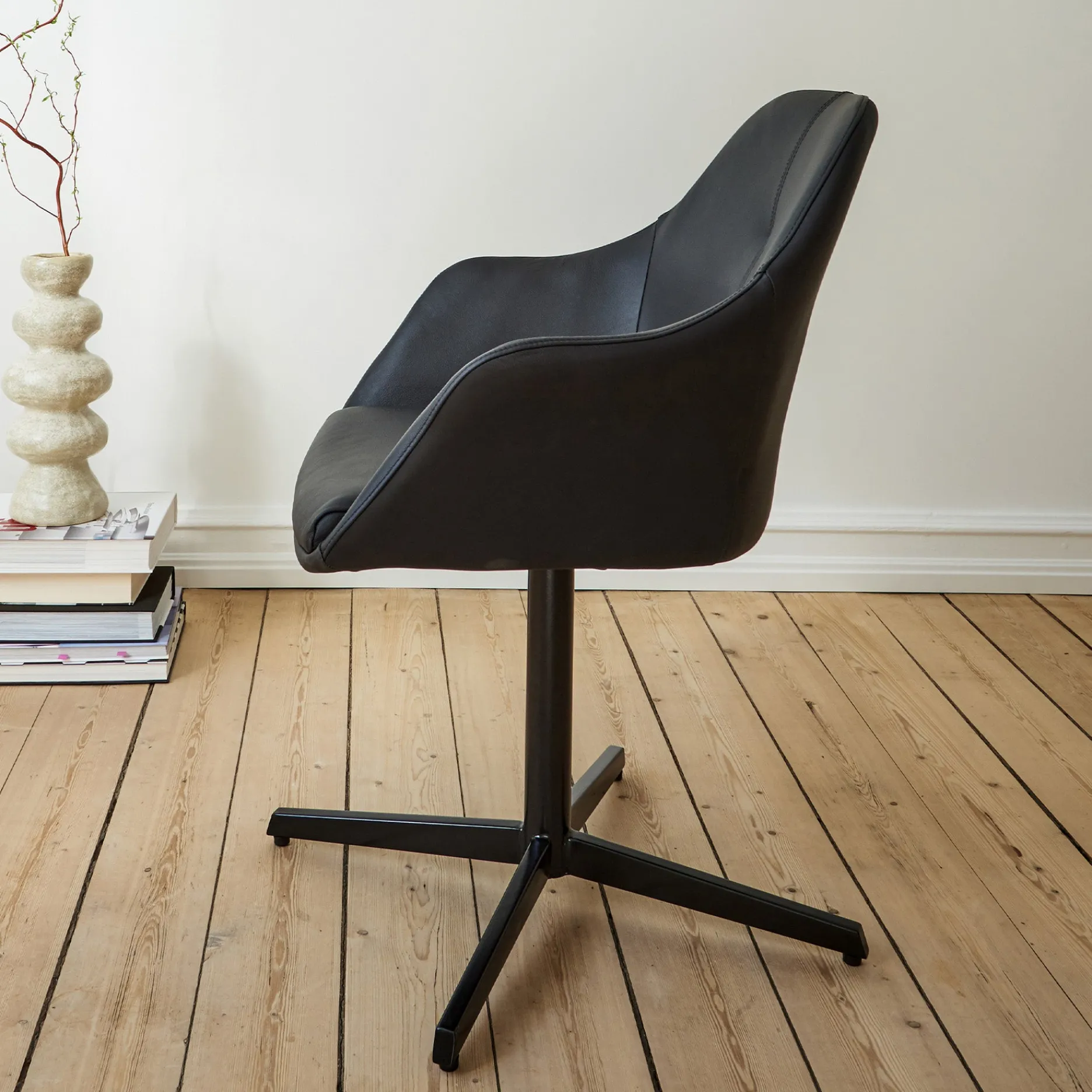 Furniture by Sinnerup Spisebordsstole-New Age læder m. drejefod