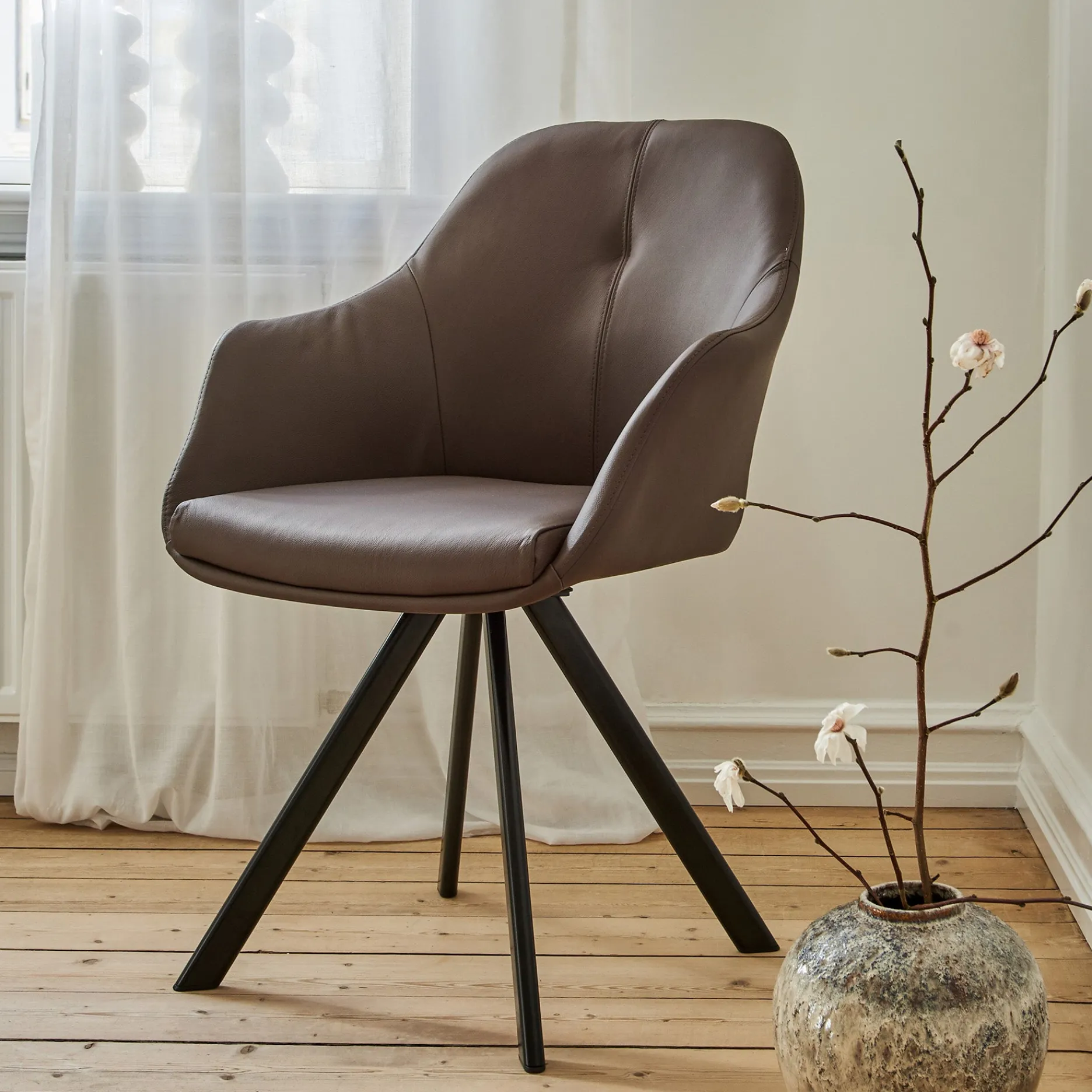 Furniture by Sinnerup Spisebordsstole-New Age spisebordsstol læder m. drejeben