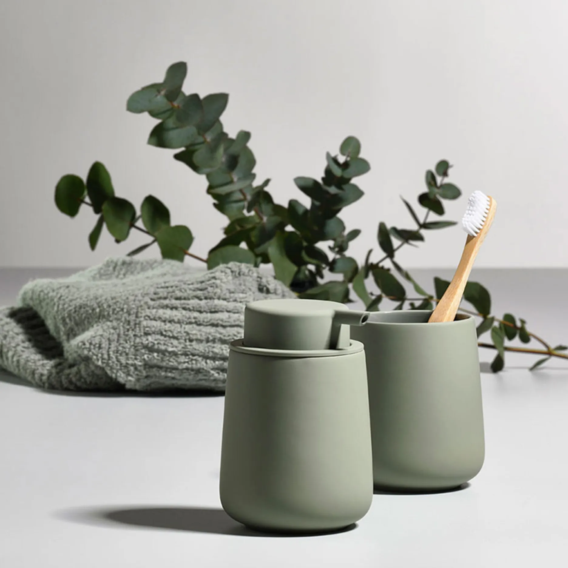 Zone Tandbørsteholdere-Nova One tandbørstekrus matcha green