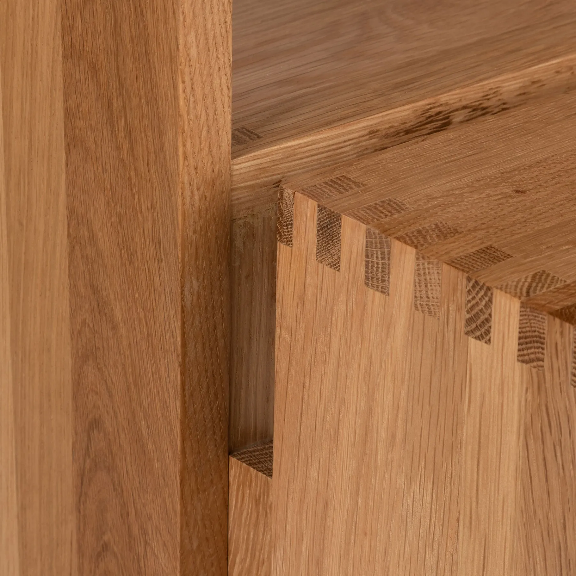 Furniture by Sinnerup Sideborde|Sengeborde-Rei sidebord/trappestige