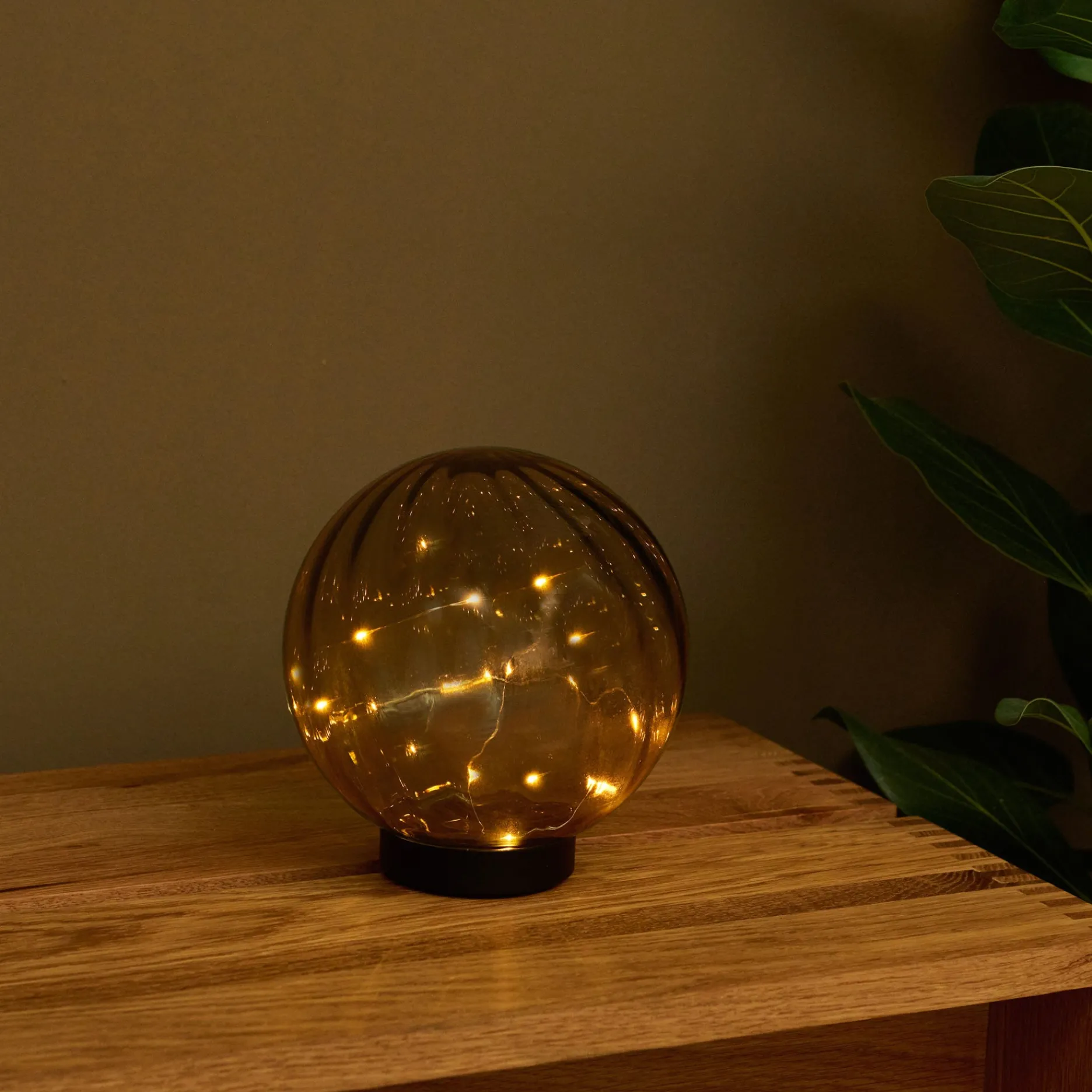 Sinnerup Bordlamper|Lamper & Belysning-Sphere lampe m LED