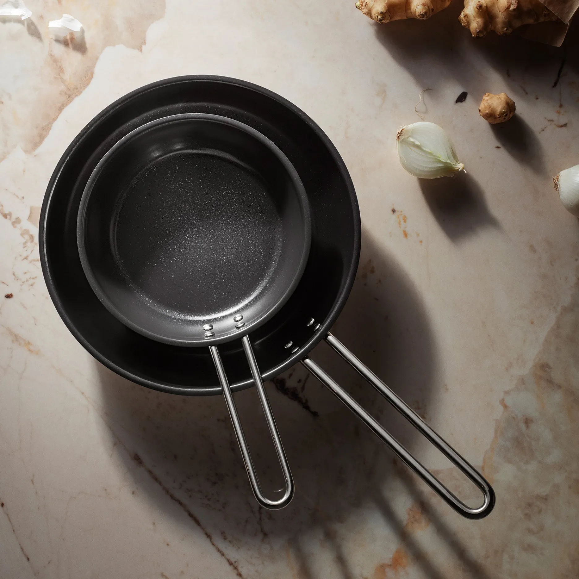 Eva Trio Pander-Stainless Steel stegepande Ø24 cm keramisk