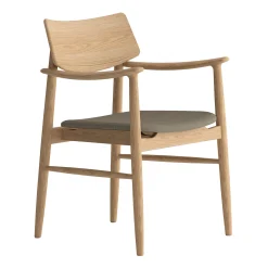 Furniture by Sinnerup Spisebordsstole-Vedersø spisebordsstol m. armlæn - Stof