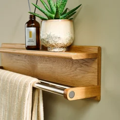 Furniture by Sinnerup Håndklæder-Wood II håndklædeholder i FSC certificeret egetræ, L75 cm